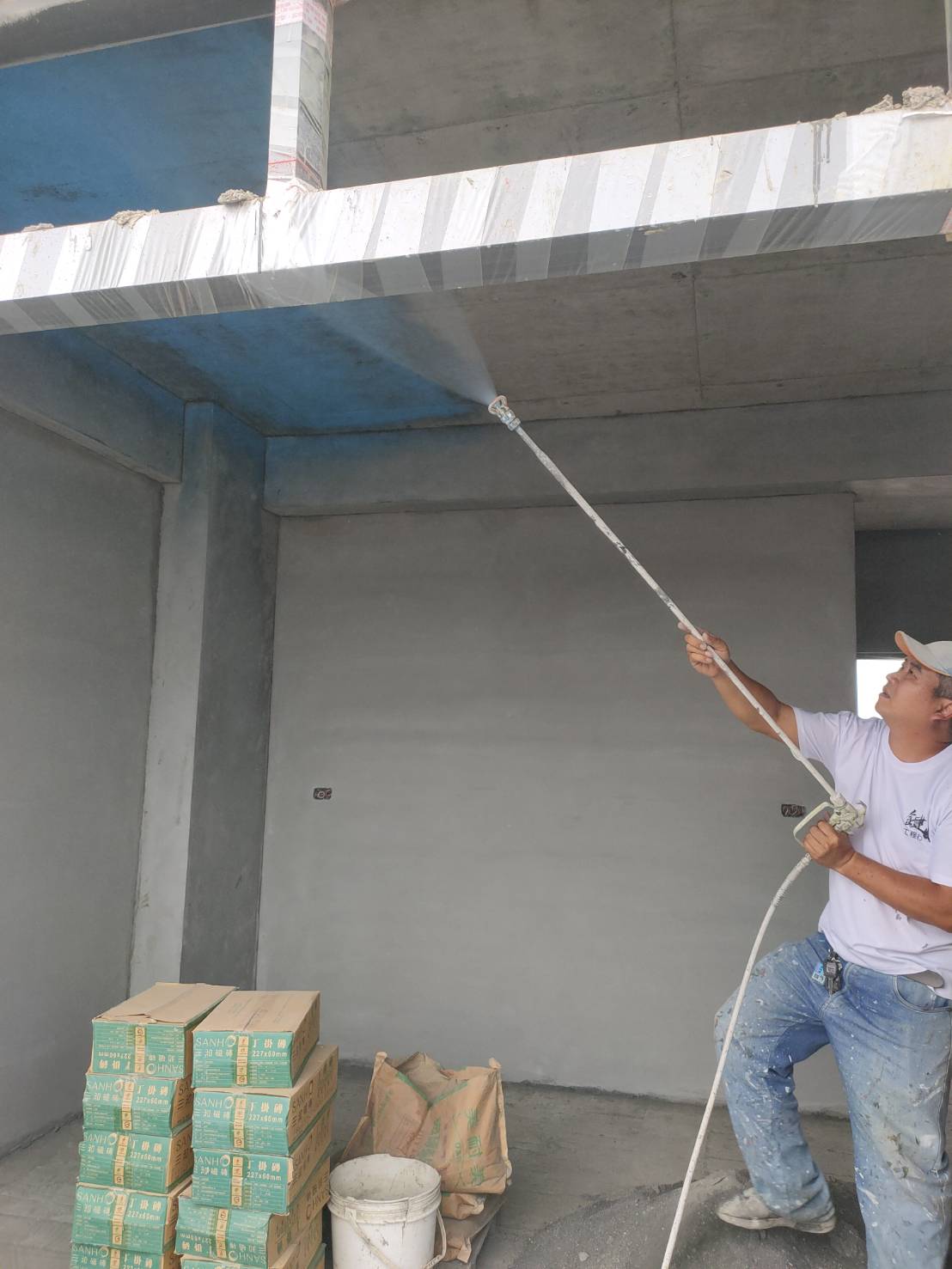 台南新住宅天花板噴保護漆