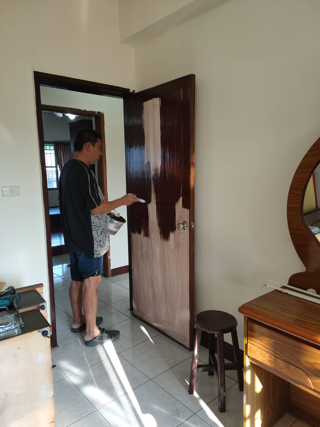 台南門框門片上漆